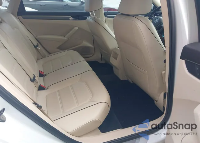 1VWDT7A38HC017985: 43162343