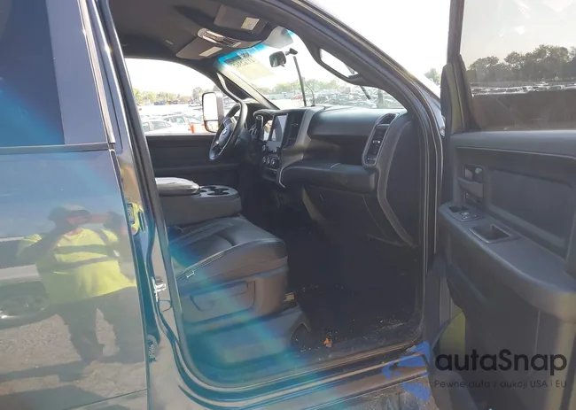 3C6UR5CL5NG126486: 43162582