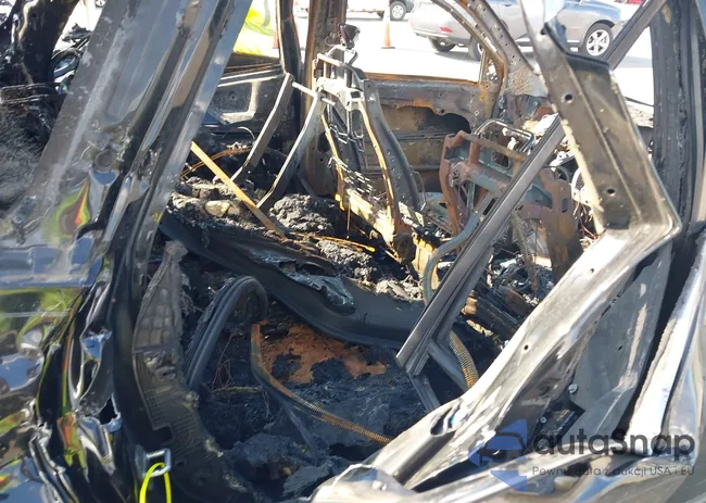 5XYPG4A34GG068087: 43163172