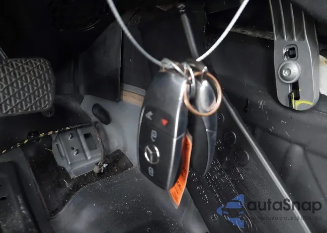 WDDWF8DB1LR545004: 43163260