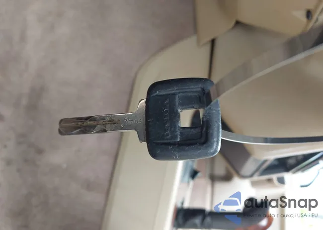 YV1LS5726V1366102: 43163310