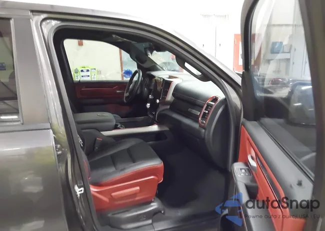 1C6SRFLM0NN262554: 43163352