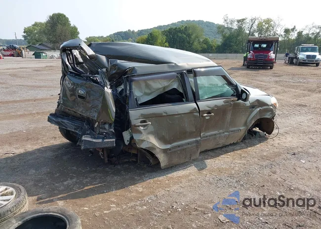 KNDJT2A59D7557231: 43164368