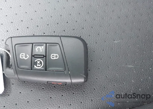 3VV8B7AX1RM052640: 43165594