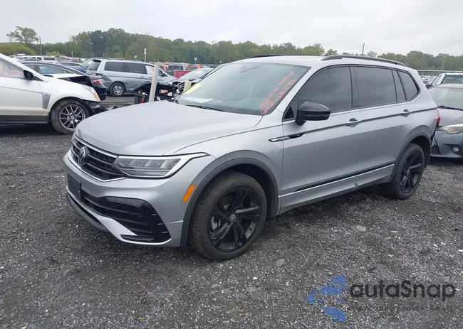 3VV8B7AX1RM052640: 43165594