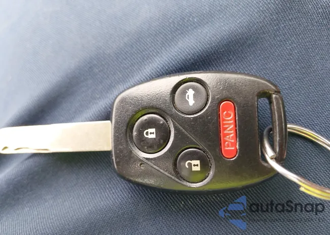 1HGCP2F83BA038984: 43164832