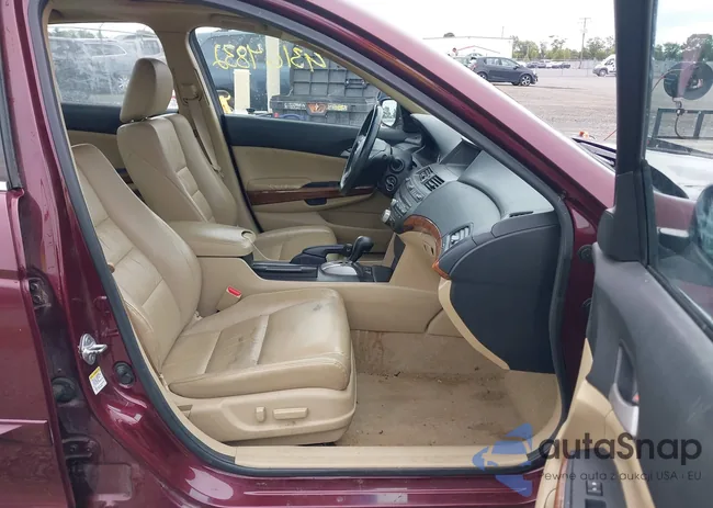 1HGCP2F83BA038984: 43164832