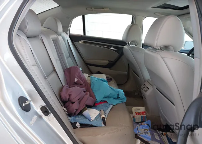 19UUA66207A043012: 43165647