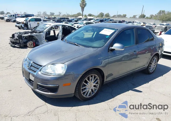 3VWRJ71K48M128731: 43165829