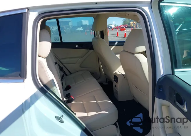 WVGBV3AX7EW601428: 43168198