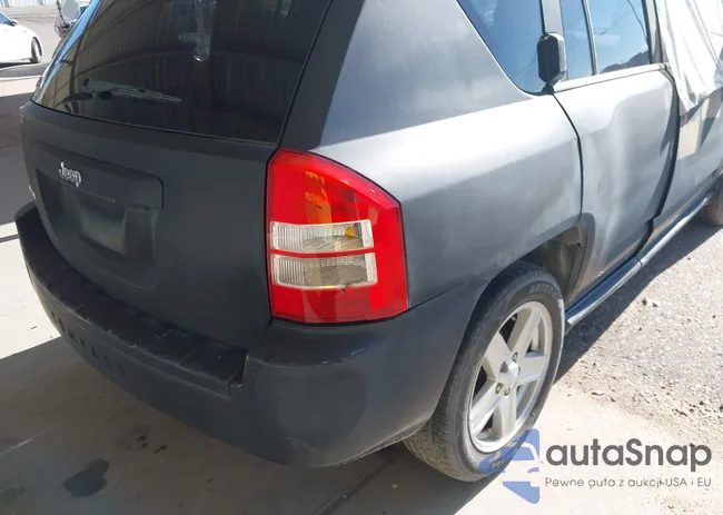 1J4NF4FB8AD601536: 43168311