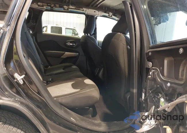 1C4PJMCB3JD560380: 43167752