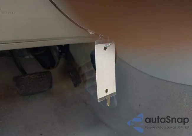 4T1BF3EK4BU681032: 43167901