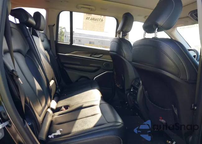 1C4RJYB64PC666050: 43168638