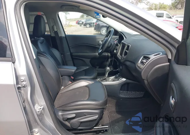 3C4NJDBB7JT333325: 43168694