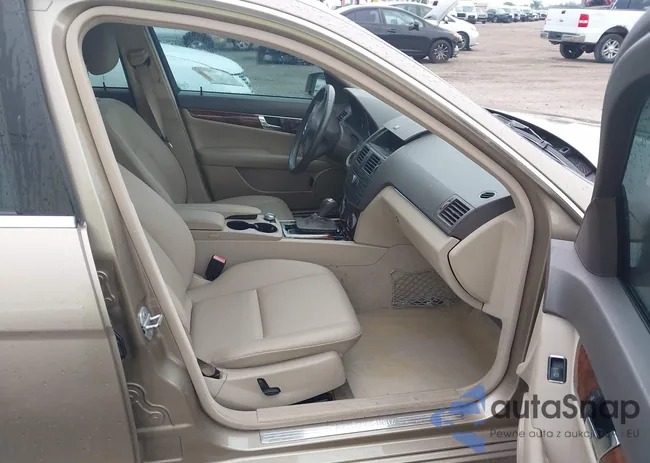 WDDGF8BB0AF447832: 43168779