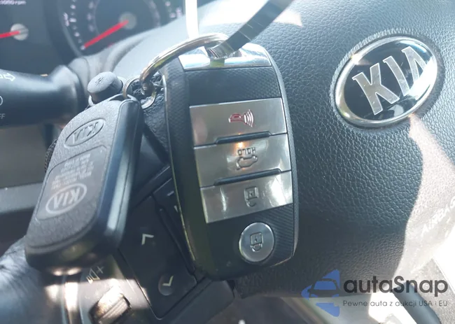 KNDPCCAC1F7746683: 43168812