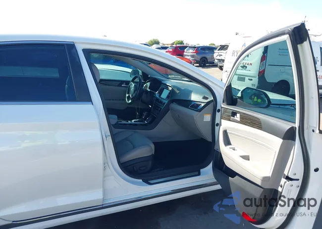 KMHE54L28HA071637: 43170996