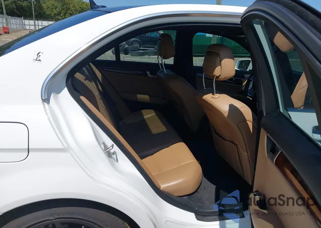 WDDGF4HB2DA805935: 43171154