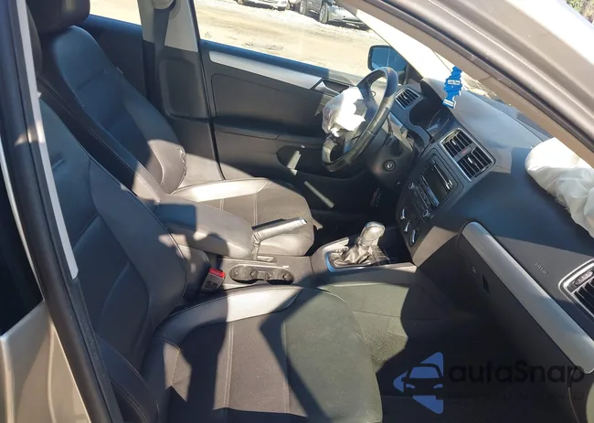 3VWDP7AJ7DM243964: 43171452