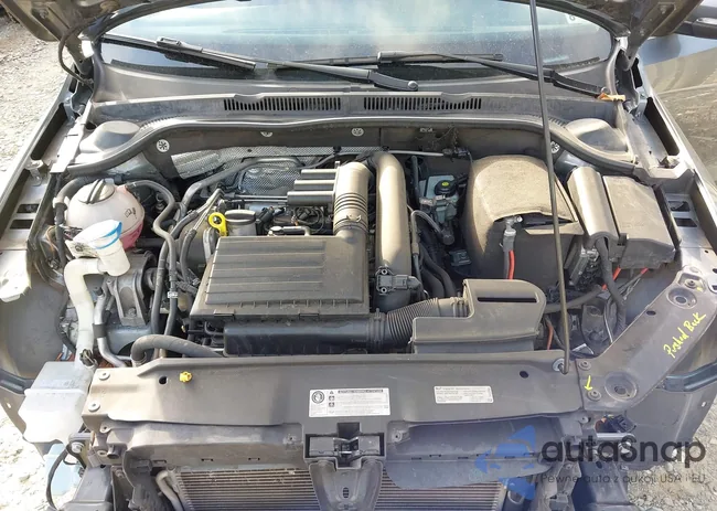 3VWDB7AJ9HM272290: 43172118