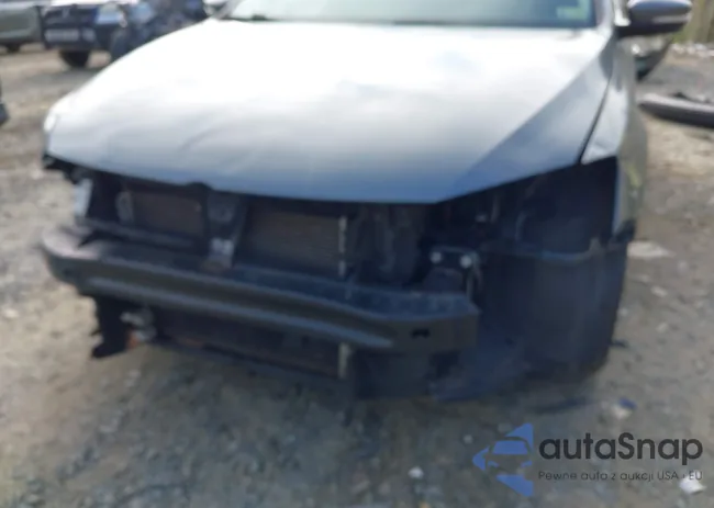 3VWDB7AJ9HM272290: 43172118