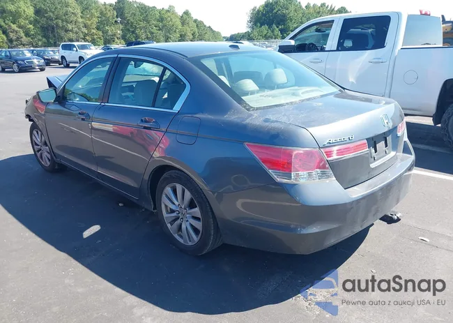 1HGCP2F86BA003310: 43172568