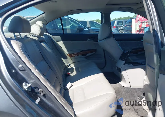 1HGCP2F86BA003310: 43172568