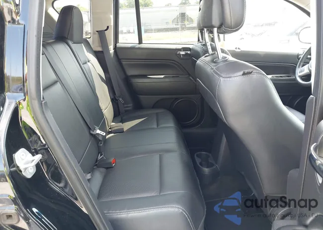 1C4NJCEAXGD563033: 43173059