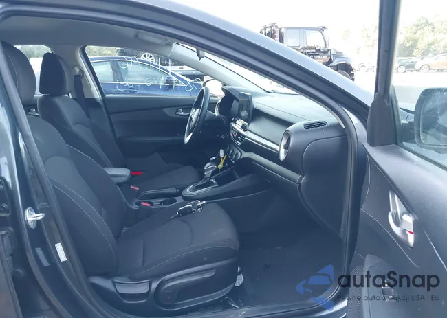 3KPF24AD5ME277124: 43173198