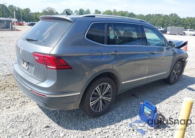 3VV3B7AX3KM144123: 43172705