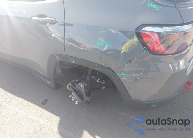 3C4NJDDB0MT503204: 43172755