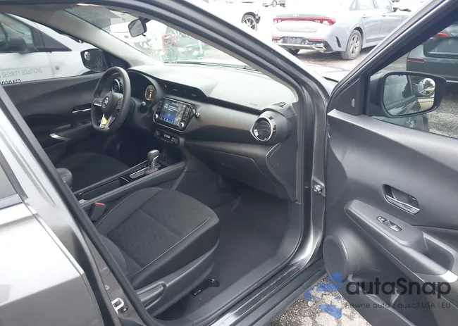 3N1CP5CVXML552422: 43172872