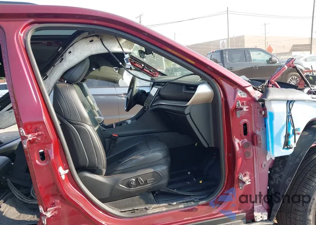 1C4RJKBG8S8683080: 43174039