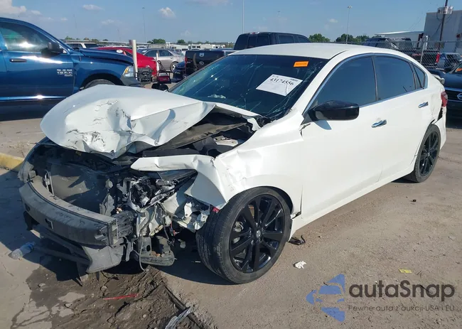 1N4AL3AP2JC233490: 43174556