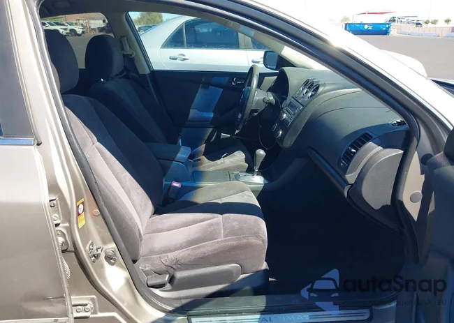 1N4AL21E88N458729: 43173699