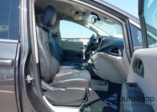 2C4RC1BG5LR247667: 43173783