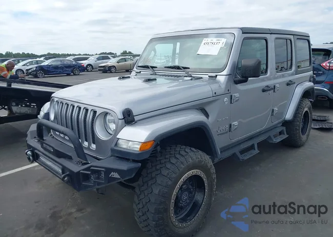 1C4HJXEN0KW596045: 43175137