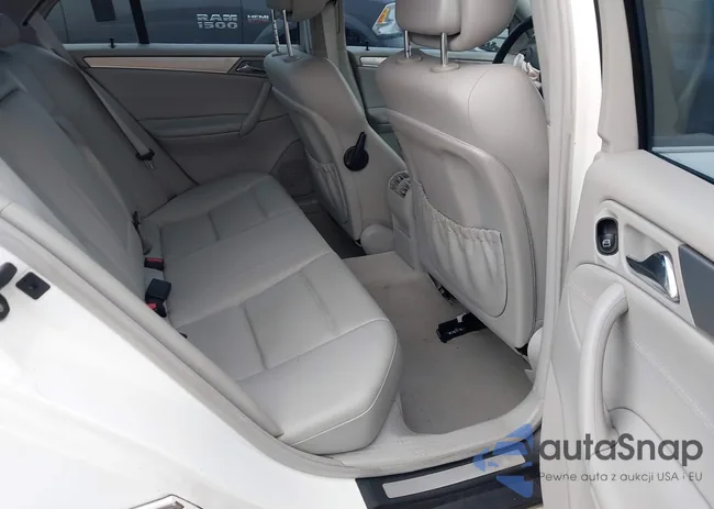 WDBRF52H16F740554: 43174972