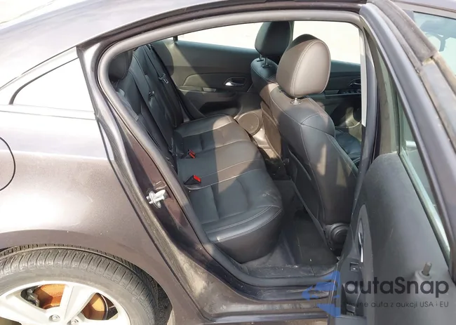 1G1PE5SB3E7392653: 43176088