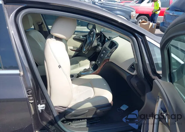 1G4PP5SK2D4141832: 43176280