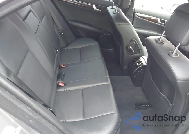 WDDGF4HB0EG241233: 43176414