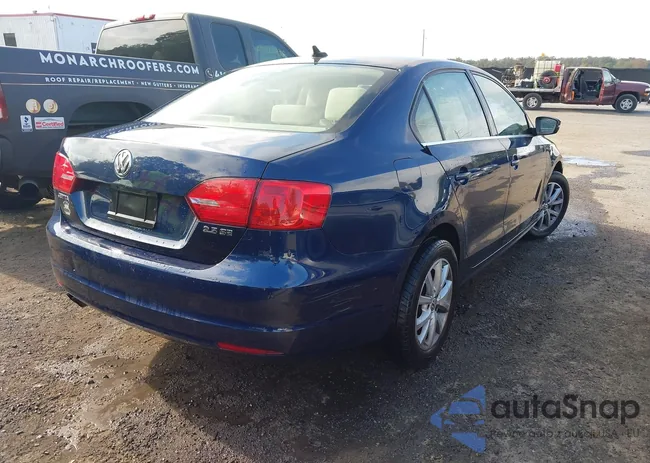 3VWDP7AJ4DM379002: 43175810