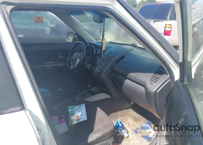 KNDJT2A6XC7389204: 43175872