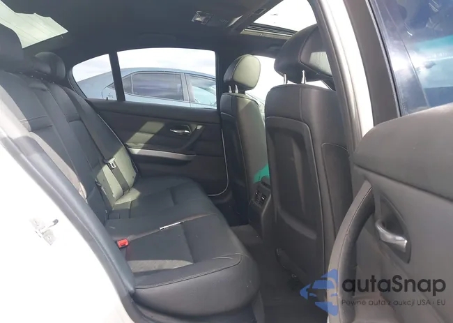 WBAPH5G56BNM79808: 43177046