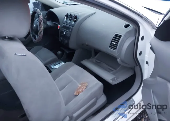 1N4AL21E38N462249: 43177251