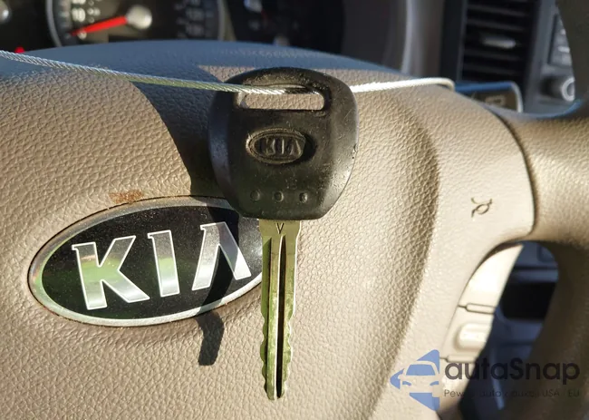 KNDMG4C76E6587774: 43176941