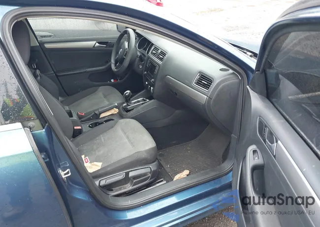 3VW2B7AJ8HM396459: 43178169