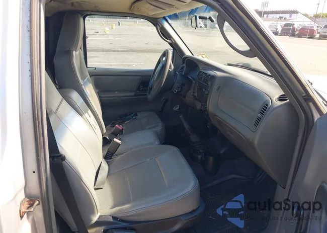 1FTYR10D04PB52925: 43177765