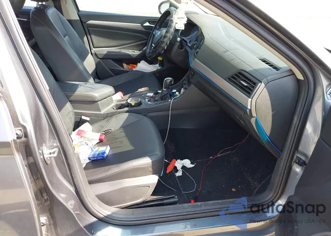 3VWCB7BU1KM158991: 43179179